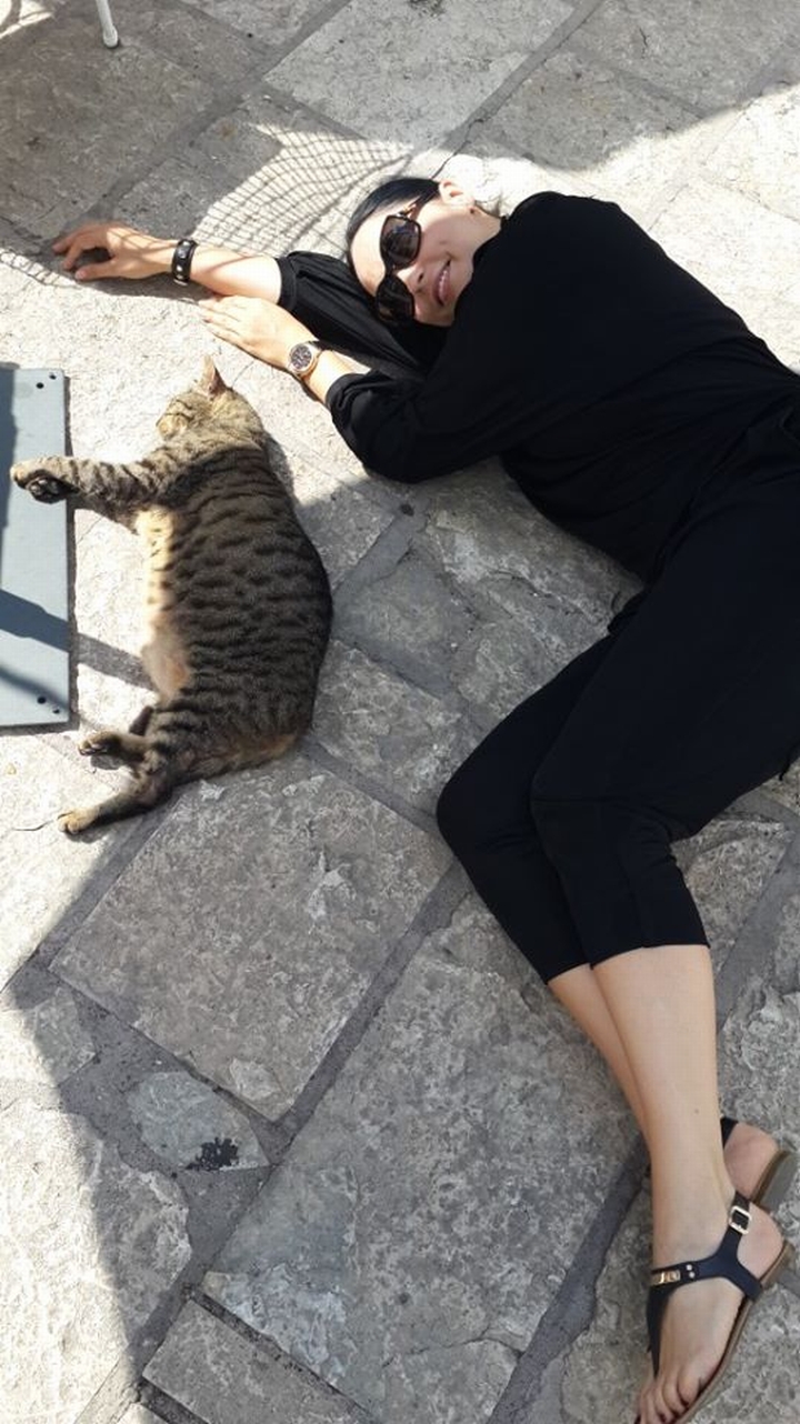Andreea Marin surprinde din nou: In ce ipostaza s-a lasat fotografiata!