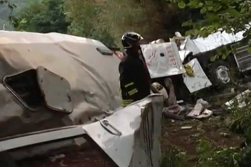 Accidentul de autocar din Italia: Bilantul tragediei a ajuns la 38 de morti (VIDEO)
