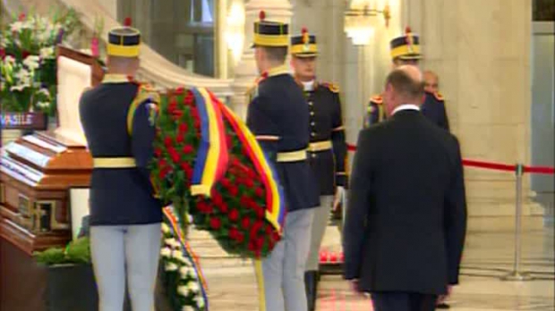 Fostul premier condus pe ultimul drum. Radu Vasile,  inmormantat cu ONORURI MILITARE