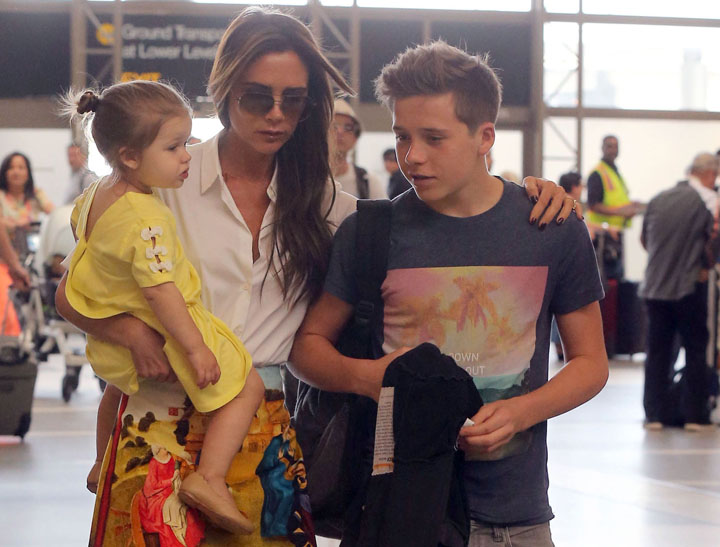 Victoria Beckham & Family Departing On A Flight At LAX - Ziarul National
