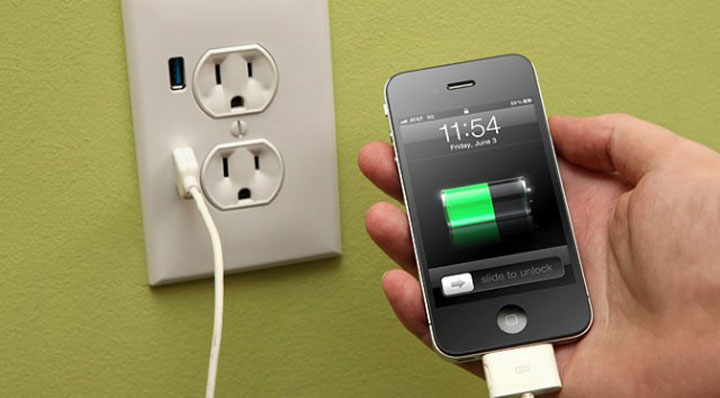 Pericol! iPhone-urile curenteaza mortal!