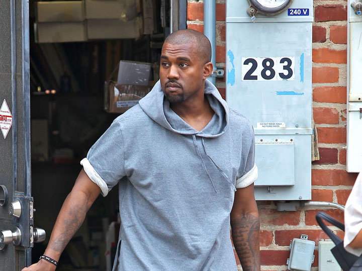 Kanye West Shops For Furniture In Beverly Hills - Ziarul National