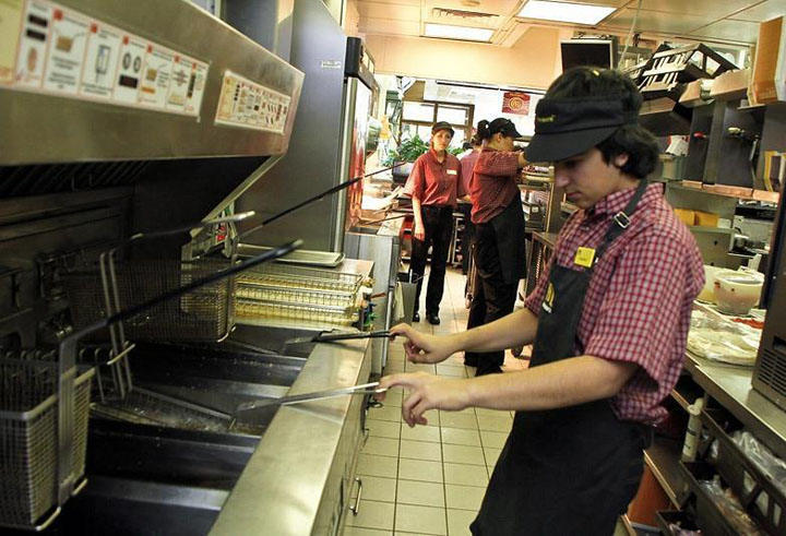 lucrator McDonald’s - Ziarul National
