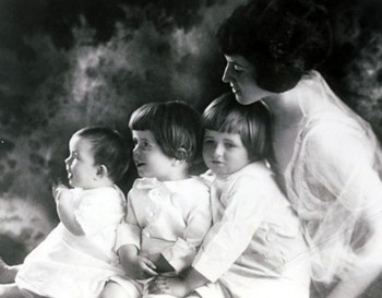 mama kennedy cu rosemarz, john si joseph - Ziarul National