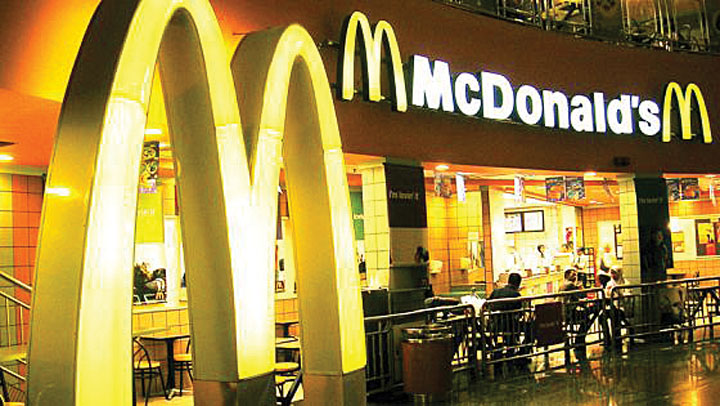 Pierderi la McDonald’s din cauza meniurilor scumpe
