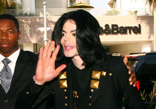 Uite cum vor sa cheltuiasca fratii lui Michael Jackson cele 40 de miliarde de dolari inca necastigate de pe urma procesului cu AEG