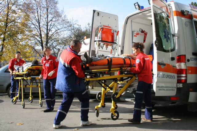 Tragedie pe digul Braila-Galati. Un tanar  si-a dat ultima suflare in bratele prietenilor!