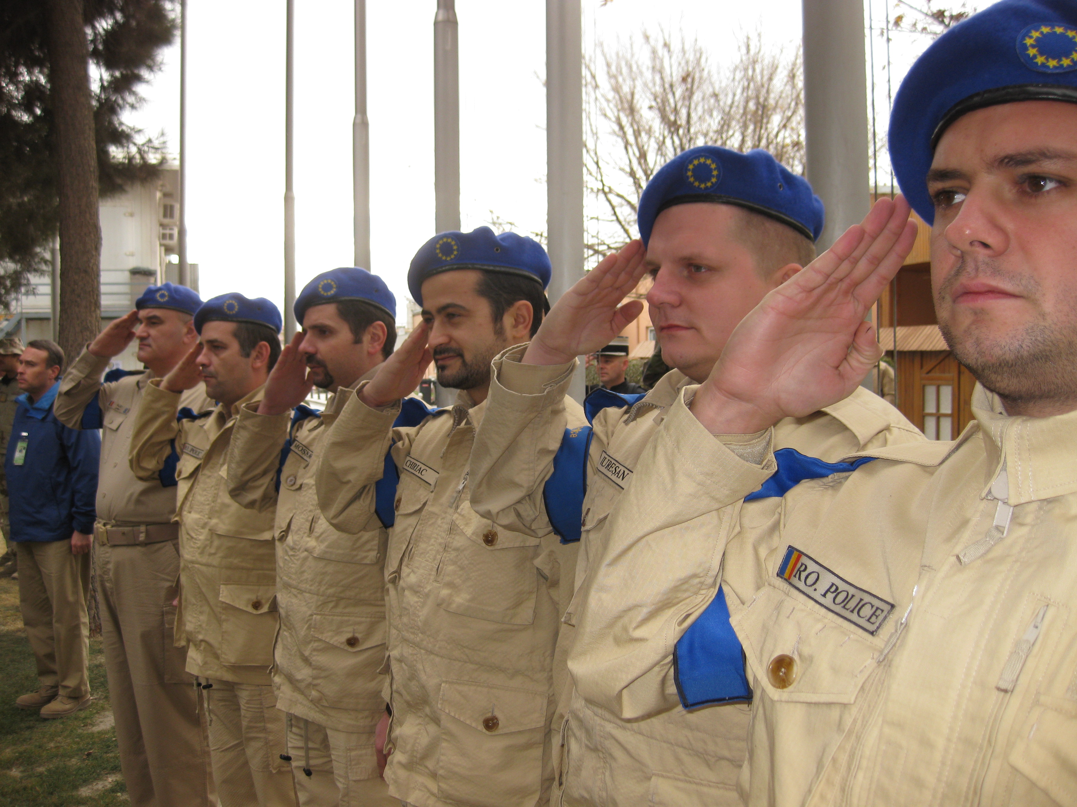 Patru politisti romani din cadrul misiunii EUPOL Afganistan, medaliati la Kabul!
