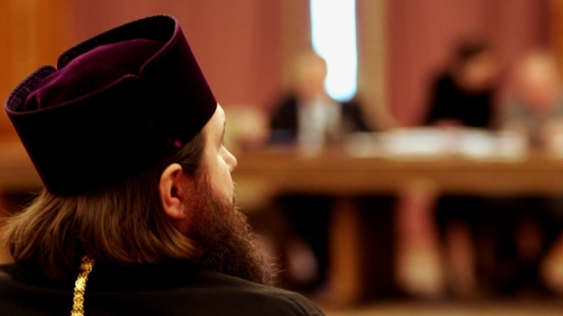 Scandal monstru la Facultatea de Teologie. Un tanar a fost exmatriculat pentru ca nu a vrut sa fie gay!