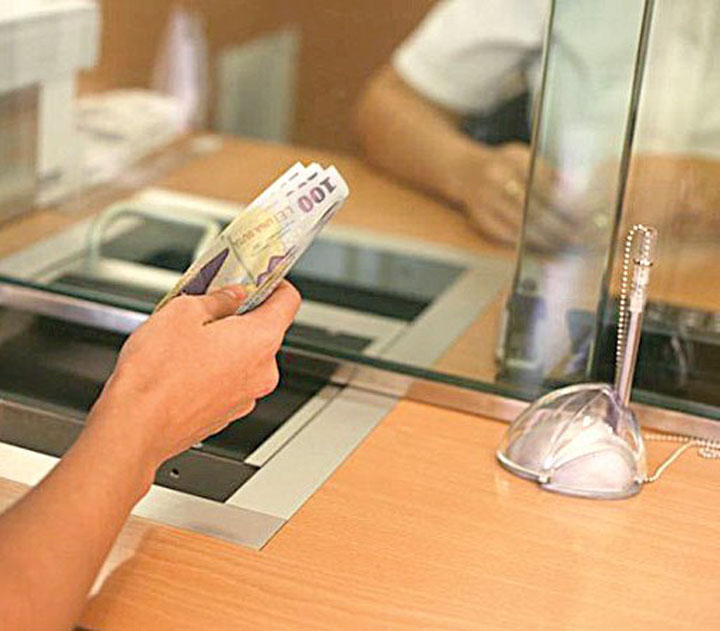 Romanii se tem de scumpiri si viseaza la economii