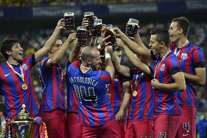 Campioana Steaua a deschis sezonul cu un recital fotbalistic: Supertrupa Romaniei!