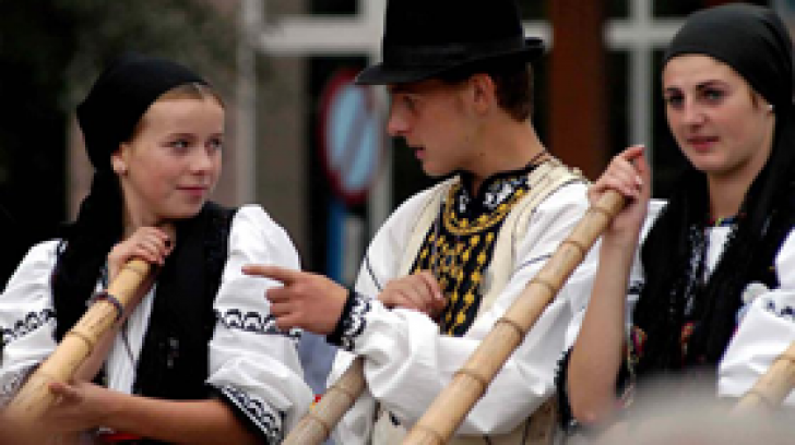 Traditii si obiceiuri de Sfantul Ilie: Ce fac FETELE NEMARITATE in ajunul sarbatorii!