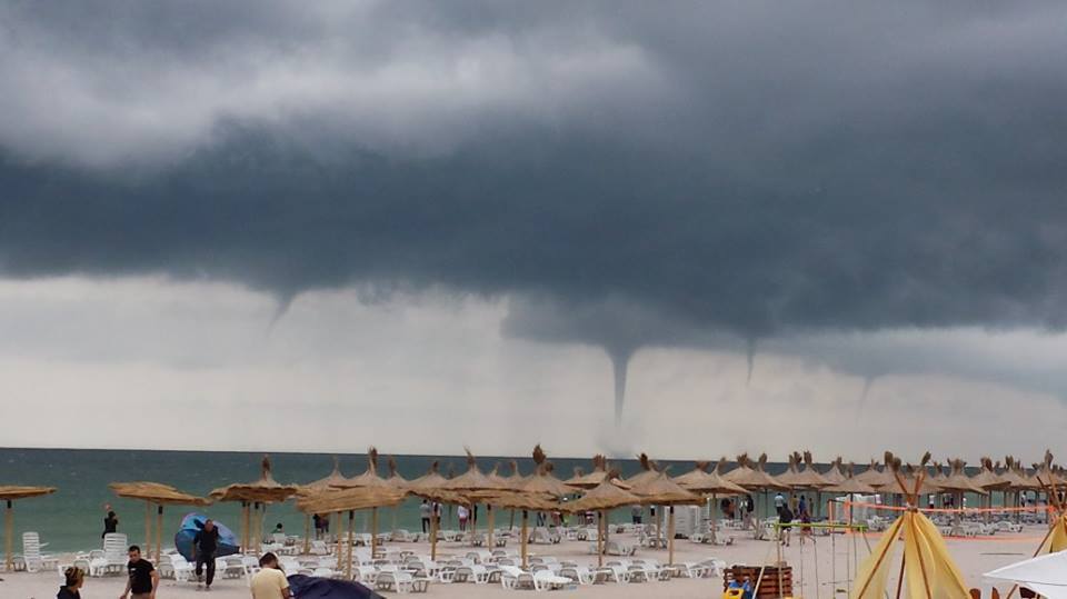 PERICOL pe litoralul romanesc: Tornada in Vama Veche! (VIDEO)