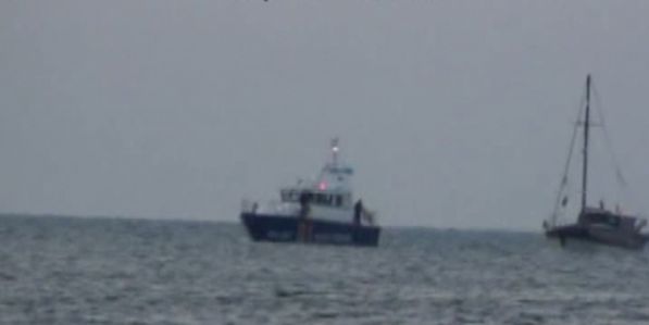 Fortele de ordine au descoperit 26 de imigranti sirieni pe plaja din Costinesti