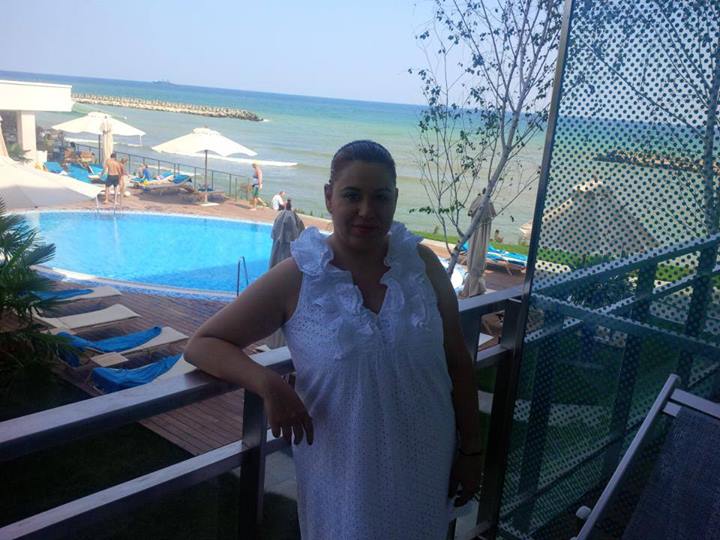 Oana Roman, intr-o rochita scurta! ”Imi place mult de tot!”