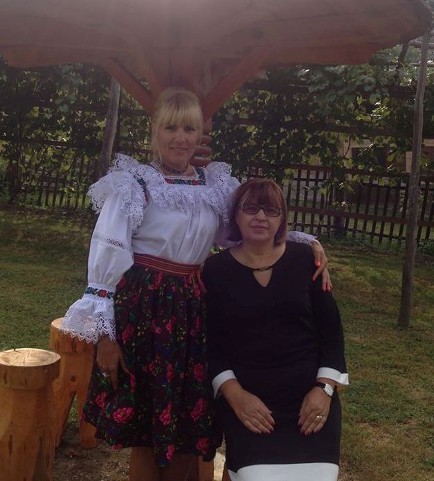 Elena Udrea impreuna cu mama ei, in Maramures!