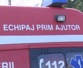 Ambulanta lovita de un taxi in Bucuresti: Pasagerul a murit. Alte patru persoane, ranite