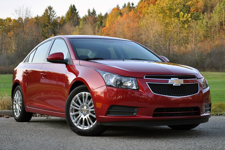 Chevrolet Cruze, rechemata in service pentru frane