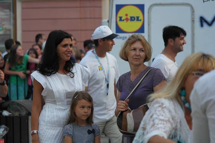 Andreea Balan a facut publica o fotografie cu mama ei! Cat de mult seamana cele doua!