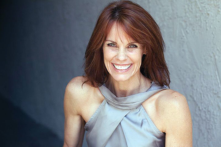 Actrita din “Baywatch” Alexandra Paul, hartuita de admiratoare