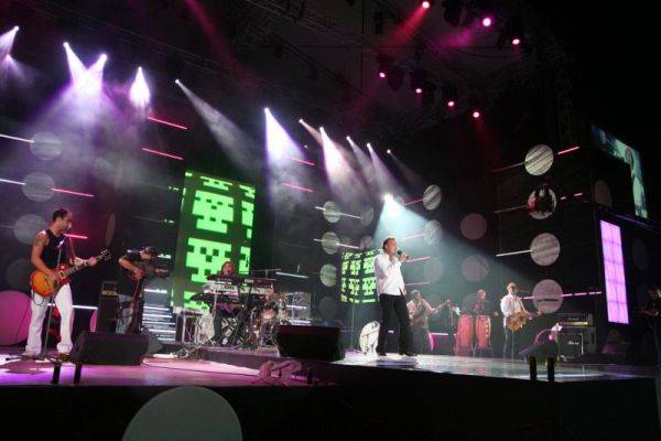 „Au ingropat Festivalul Mamaia” – Cand ar fi implinit 50 de ani, concursul a fost lasat de izbeliste!