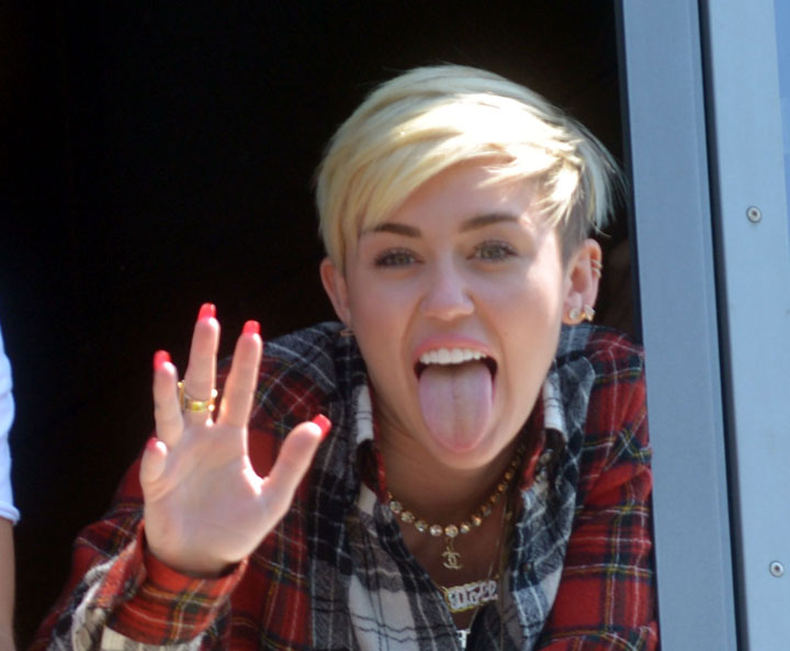 Kreischalarm: Teenie-Star Miley Cyrus in Deutschland - Ziarul National