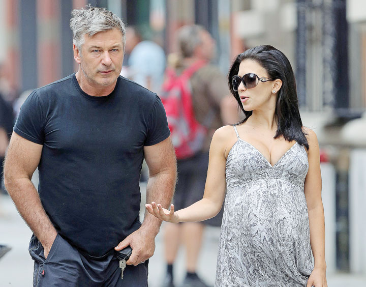 Alec Baldwin a caftit un paparazzo