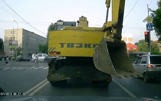 Cel mai amuzant salut in trafic! (VIDEO)