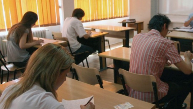 BAC 2014, sesiune toamna. Perle la proba de limba romana: Poezia Morometii a aparut de doua ori in viata autorului
