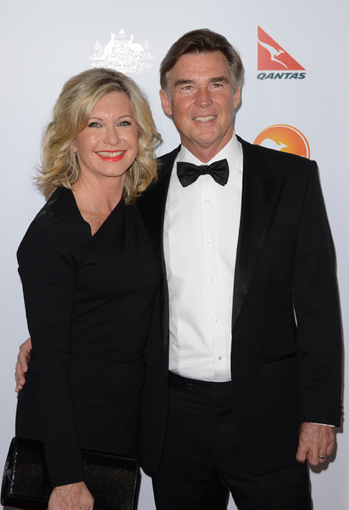 S-a impuscat in cap acasa la Olivia Newton-John
