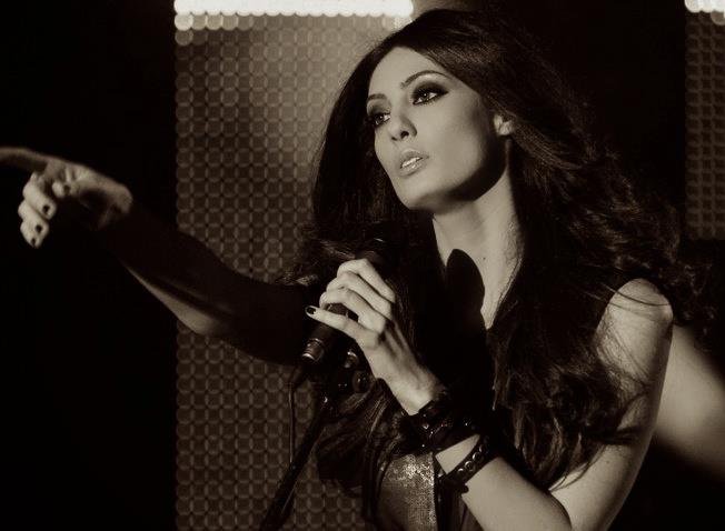 SURPRIZA in showbiz: O indragita cantareata autohtona A NASCUT un baietel, in mare secret!
