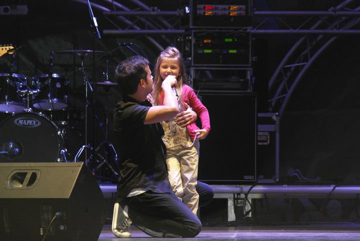 Fetita lui Laurentiu Duta, debut la Mix Music Evo 2013