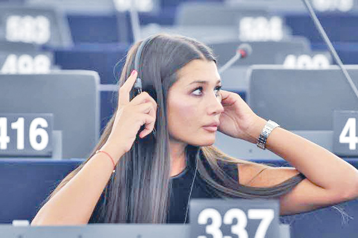 elena basescu - Ziarul National
