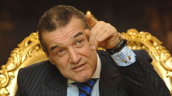 Gigi Becali se apuca de pictat