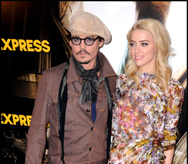 Ce nu face actorul din dragoste!  Johnny Depp isi trimite iubita la femei