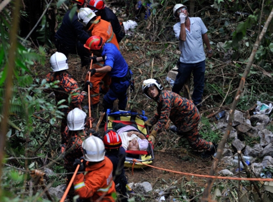 INCREDIBIL! Accidentul romanilor din Muntenegru, reeditat in Malaysia (VIDEO)