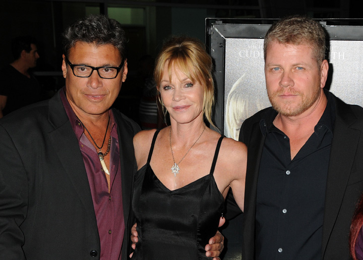 Aparitie-soc la premiera filmului “Dark Tourist”: Melanie Griffith l-a lasat pe Banderas pentru fostul sot