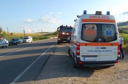 Un autocar in care se aflau 21 de copii s-a rasturnat in zona Piatra Craiului