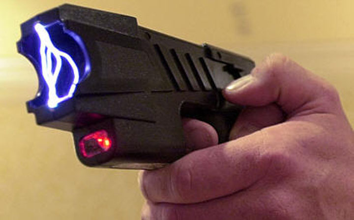 pistol electrosocuri 1 - Ziarul National