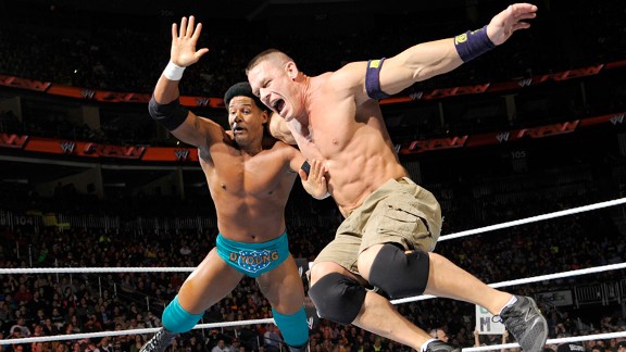 Wrestlerul Darren Young, cunoscut si pentru aparitiile din filme, a anuntat ca e homosexual
