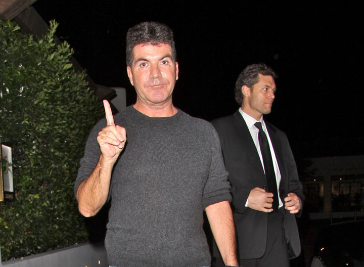 Simon Cowell And A Friend Eat Dinner At Cecconi - Ziarul National's