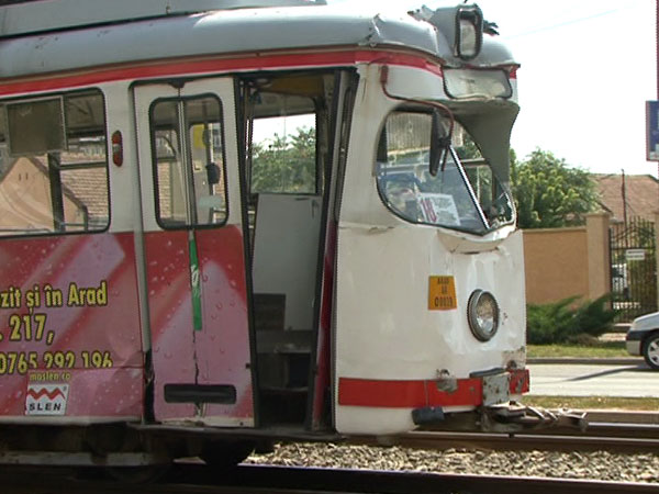 Doua tramvaie s-au ciocnit. Calatorii, uluiti de iresponsabilitatea vatmanilor!