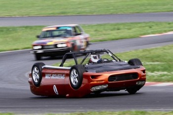 upside-down-car-550x366 - Ziarul National