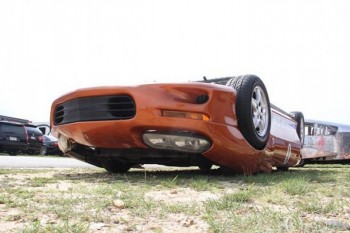 upside-down-car2-550x366 - Ziarul National