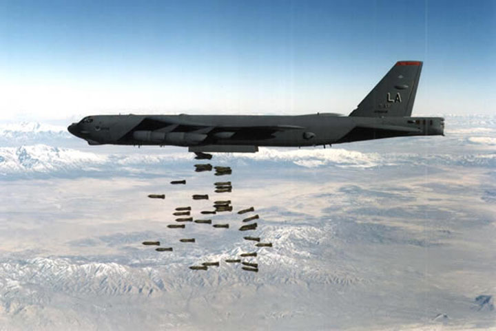 Obama pregateste si bombardiere pentru interventia in Siria