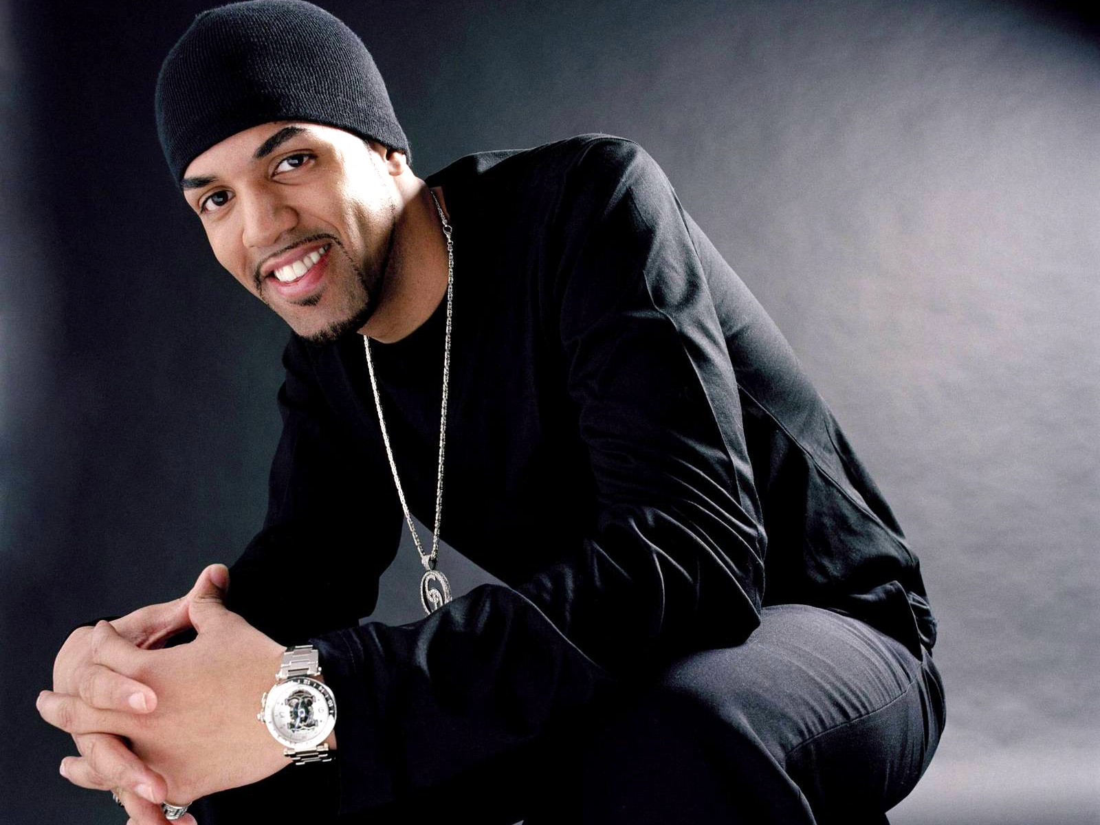 Craig David isi relanseaza cariera cu „patratelele” la vedere