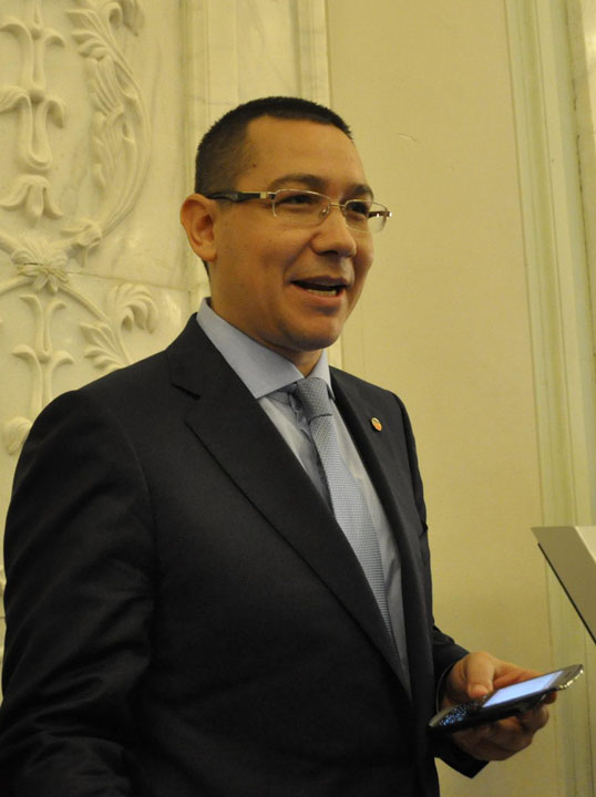 Intepaturi pe marirea salariilor bugetarilor. Ponta: „Foarte probabil daca eram tot eu Prim-Ministru dl. Iohannis ar fi respins legea”