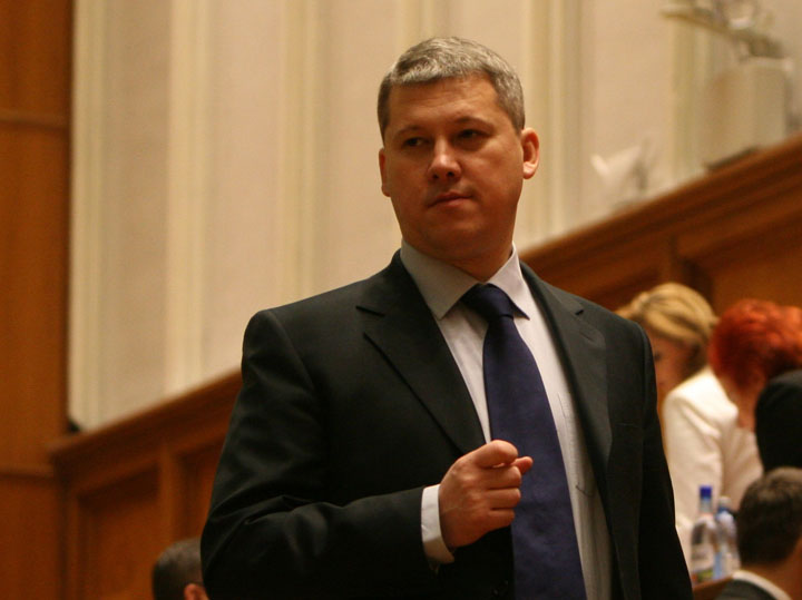 Predoiu: Respingem categoric orice ton de superioritate  din partea PNL in raport cu PDL