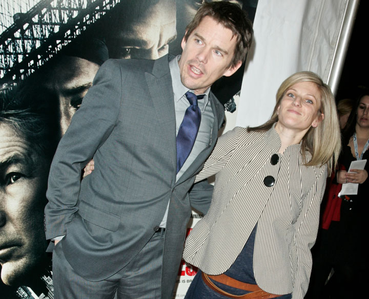 Ethan Hawke, tinut in lesa de nevasta