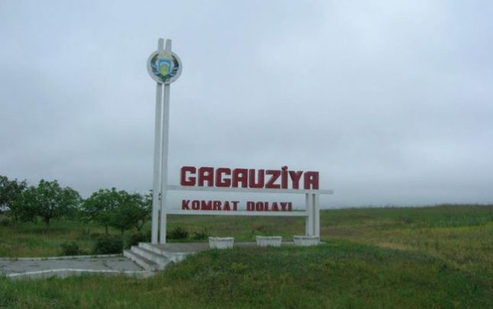 Gagauzii iar o dau pe „limba moldoveneasca”